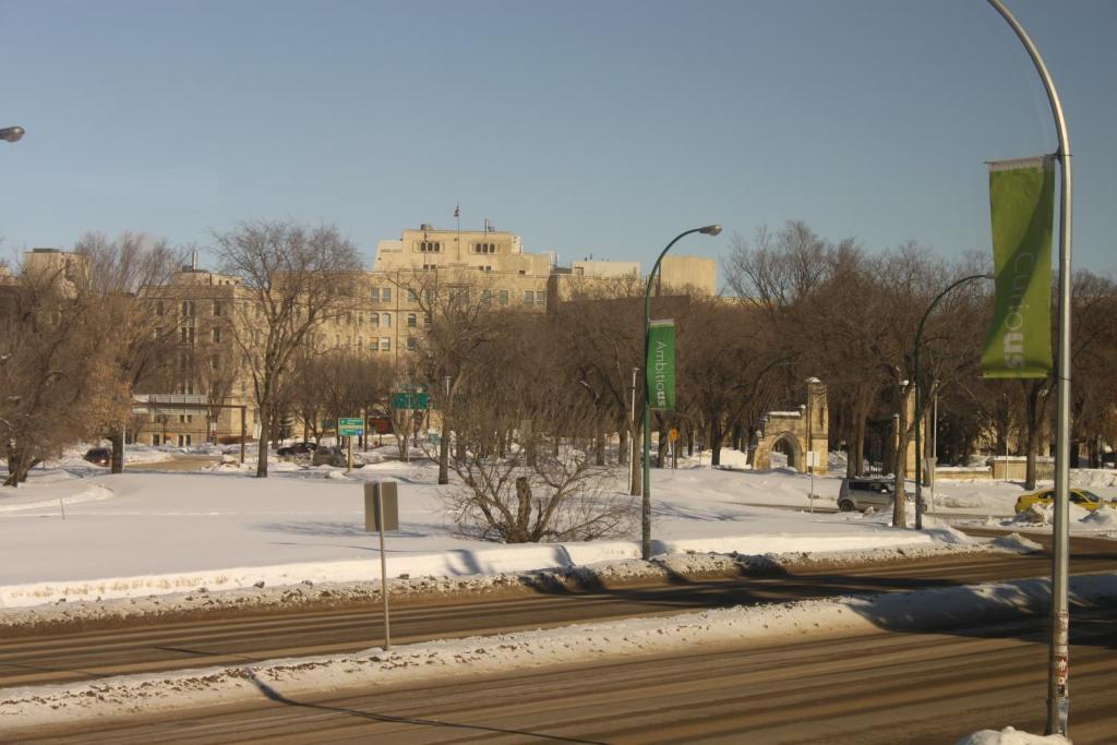 The Inn On College Saskatoon Exterior photo